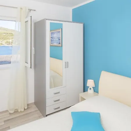 Pribinja 15083b Apartman Hvar Town