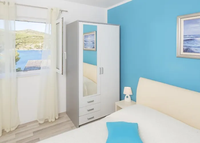 Pribinja 15083b Apartman Hvar Town