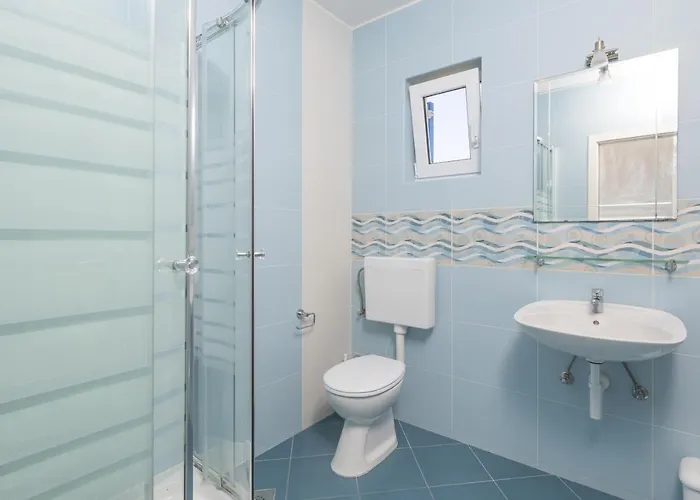 Pribinja 15083b * Hvar Town